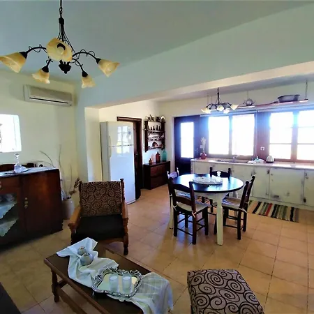 בית נופש Thymes Traditional House