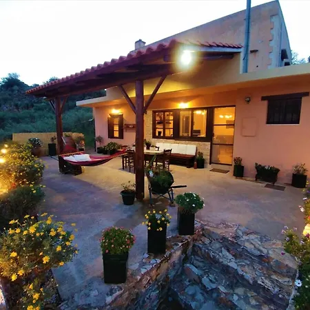 בית נופש Thymes Traditional House *